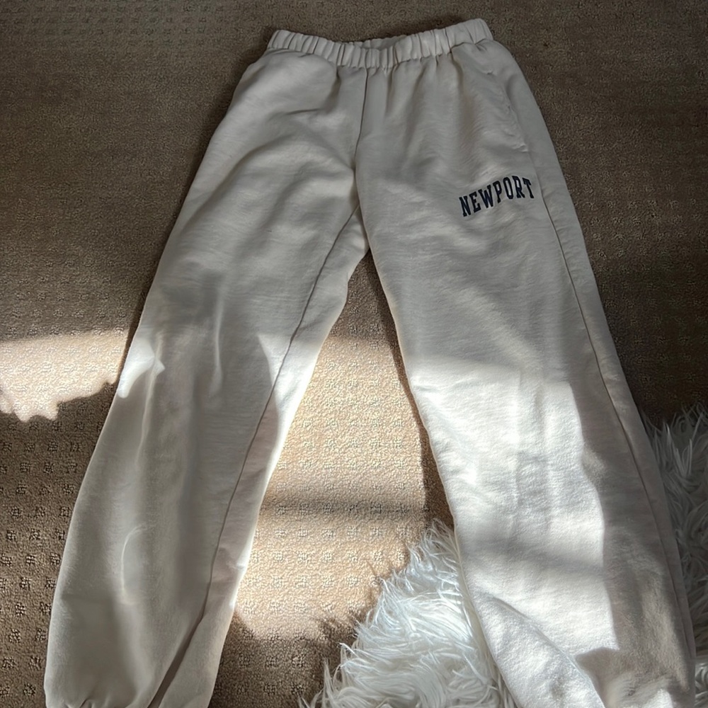 new brandy melville john galt cream newport sweatpants